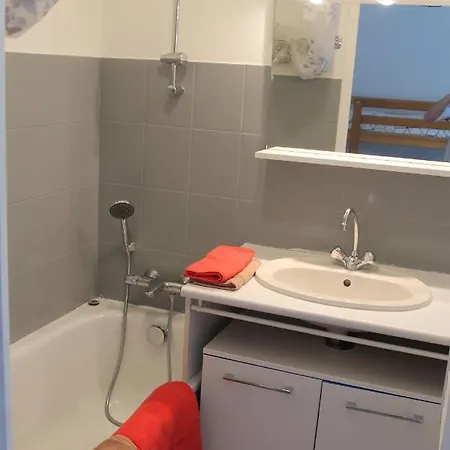 Avec Parking Proche Et Centre Apartamento *